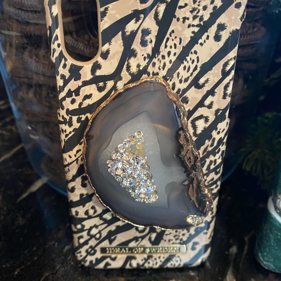 3 custom ideal of Sweden Apple Iphone cases w/ swarofski real stone popouts - Picture 3 of 7